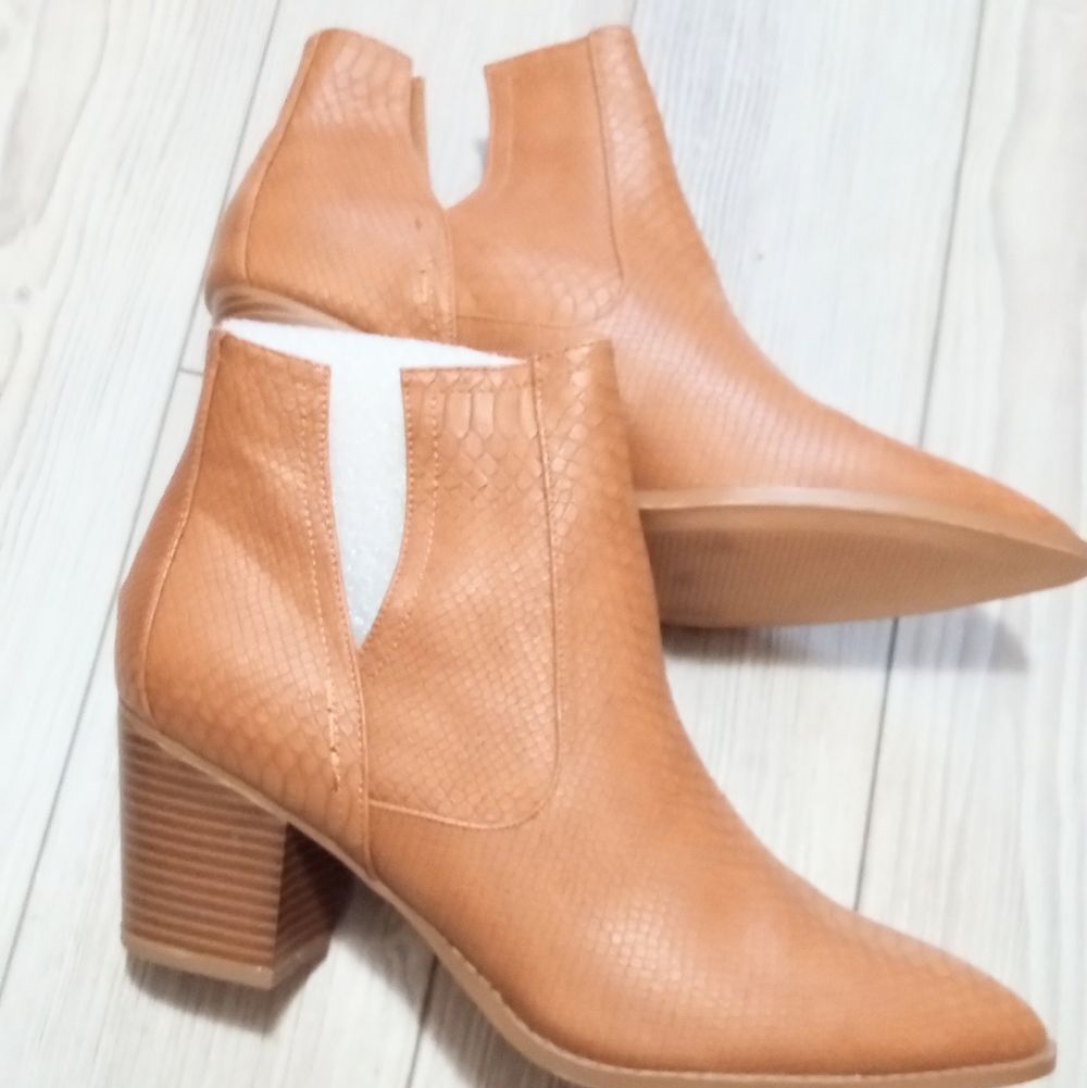 (8-4325) ZBY Women's Boot Sz 11